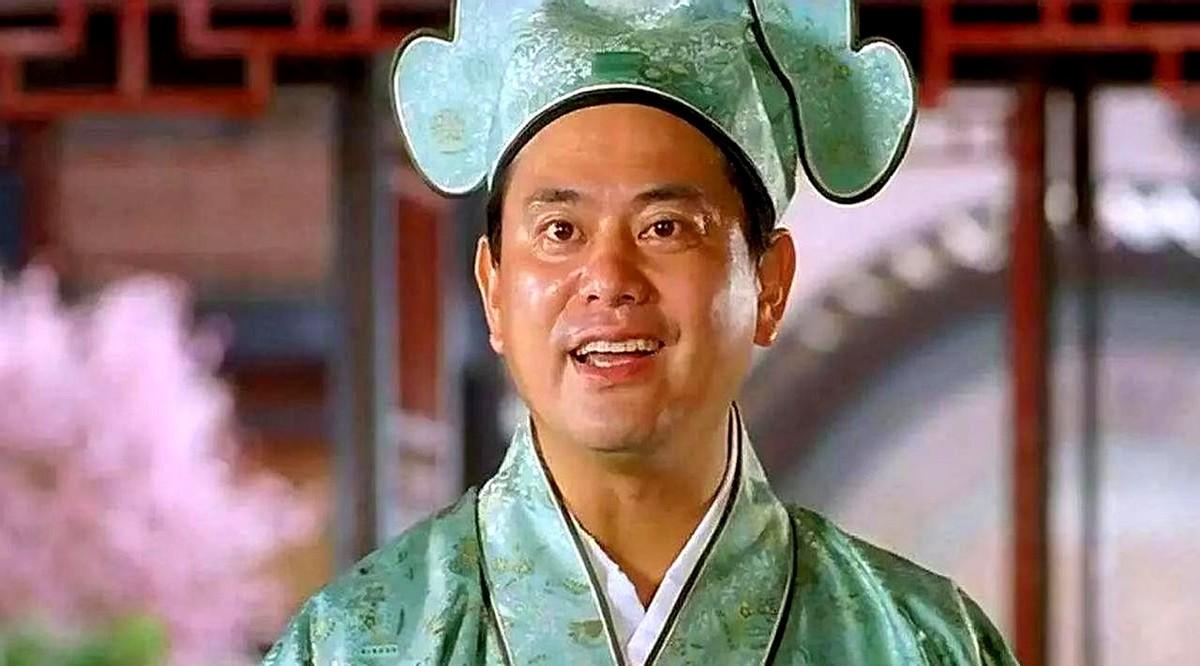 看到陈百祥那句“周星驰没有平辈朋友，只有下靶”，一下就戳中现在很多打工人的痛点。