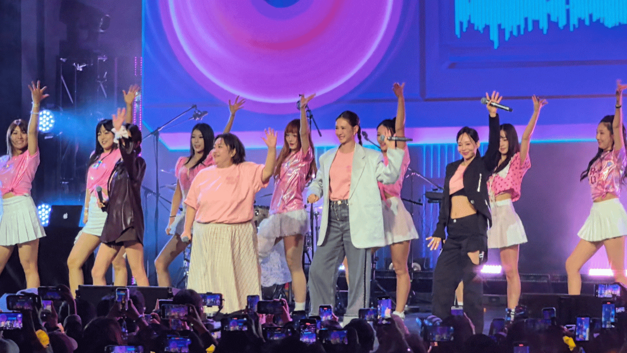 阳光女子合唱团活人感好强 看完电影再看路演直接被治愈，姐姐们台上深情台下松弛，没