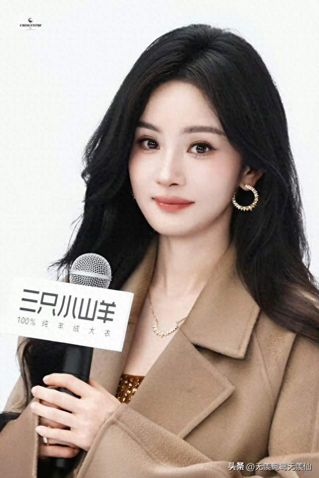 杨幂南京穿驼色大衣杀疯了！网友：这是把韩剧女主直接空运过来了