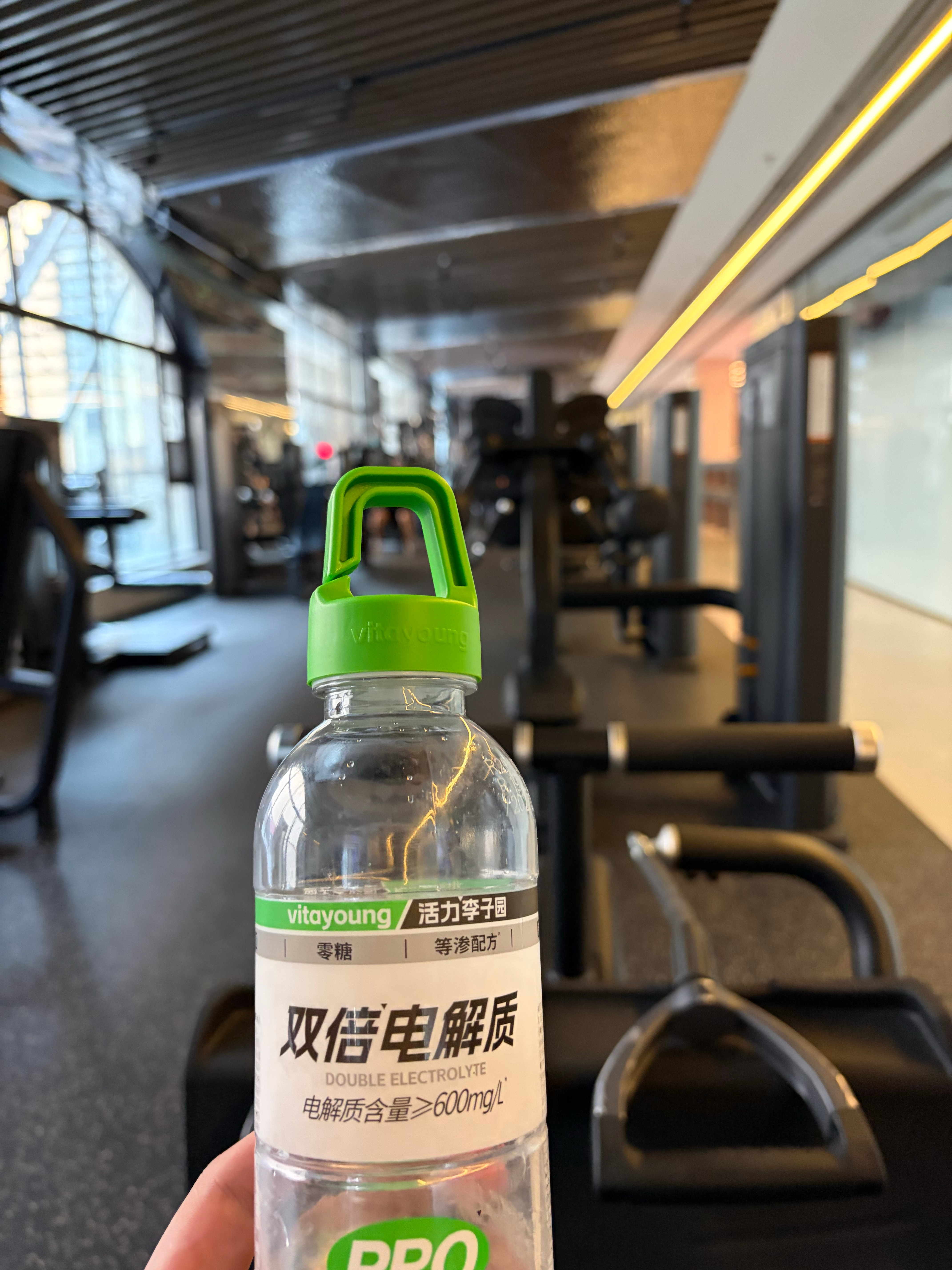 我弟现在健身都带着李子园的电解质水~夏天必备！ 郑州