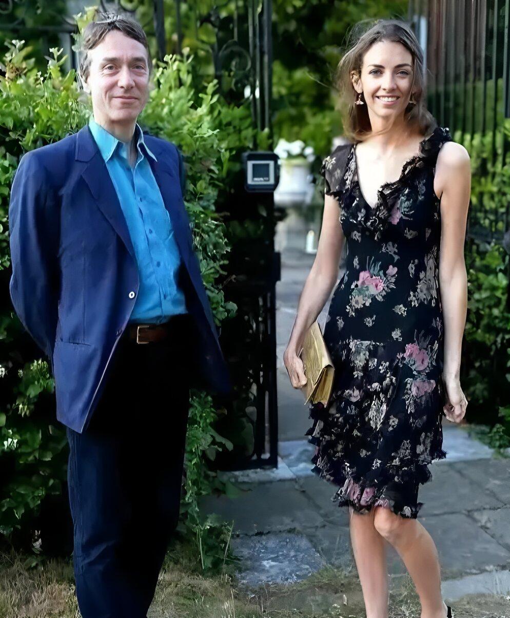 威廉王子没有换老婆，是尊重民意，而不是他自己的选择。
王室情妇常常被狗仔们塑造成