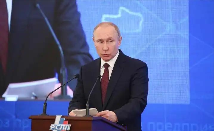最近国际地缘棋局上出现了一个极其危险的“转折点”。

普京在访问印度期间发表了一