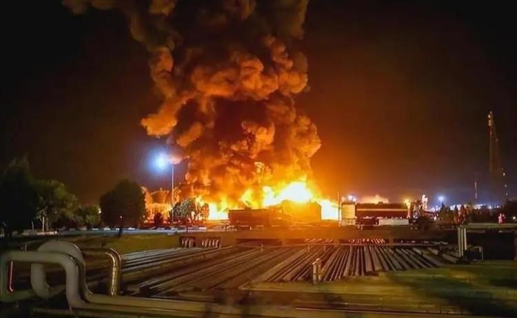 特朗普“背刺”泽连斯基：每月杀5万俄军？普京直接用70枚导弹告诉你这有多可笑！！