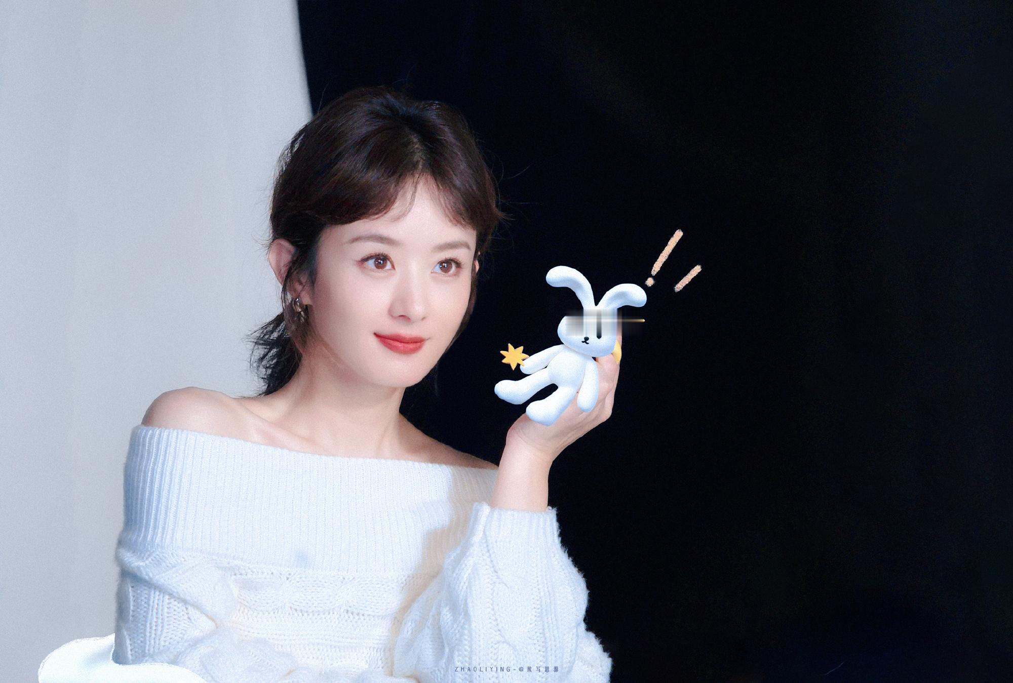 赵丽颖电影澎湖海战 zly赵丽颖黄和娘“云天收夏色，木叶落秋声，不止玫瑰有爱意，