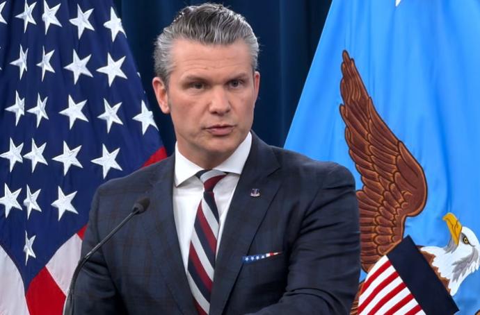 真的是太狂妄了！美国防长拒绝回应中国、俄罗斯呼吁停止袭击伊朗。刚刚，美国防长赫格