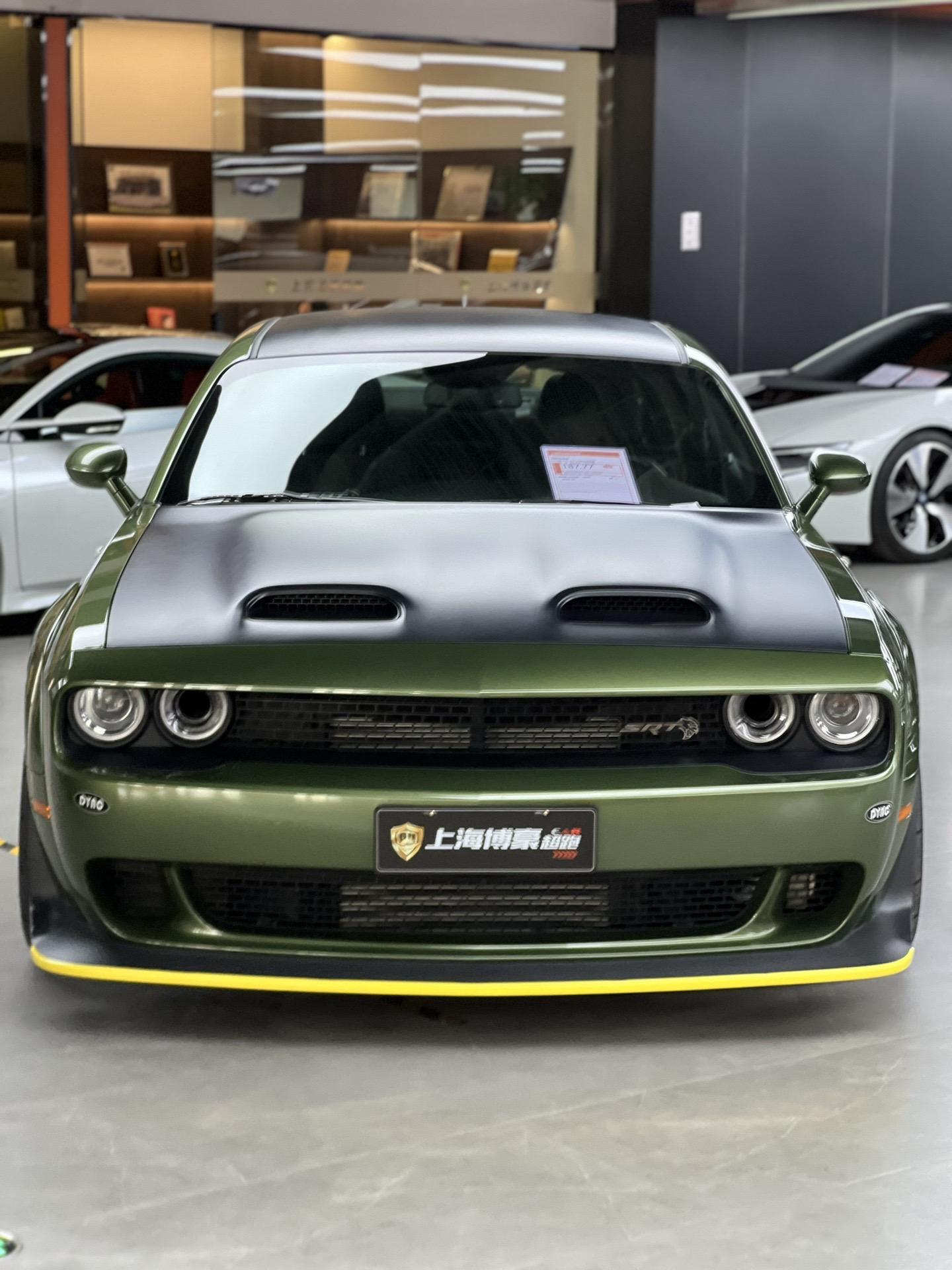 Dodge Hellcat.准新道奇地狱猫 817p最大马力 四千公里 绿色皮带 黑色缸体 红眼猫王 纯正的美式大排量肌肉车 可遇不可求的车型 懂行的老板们看过来