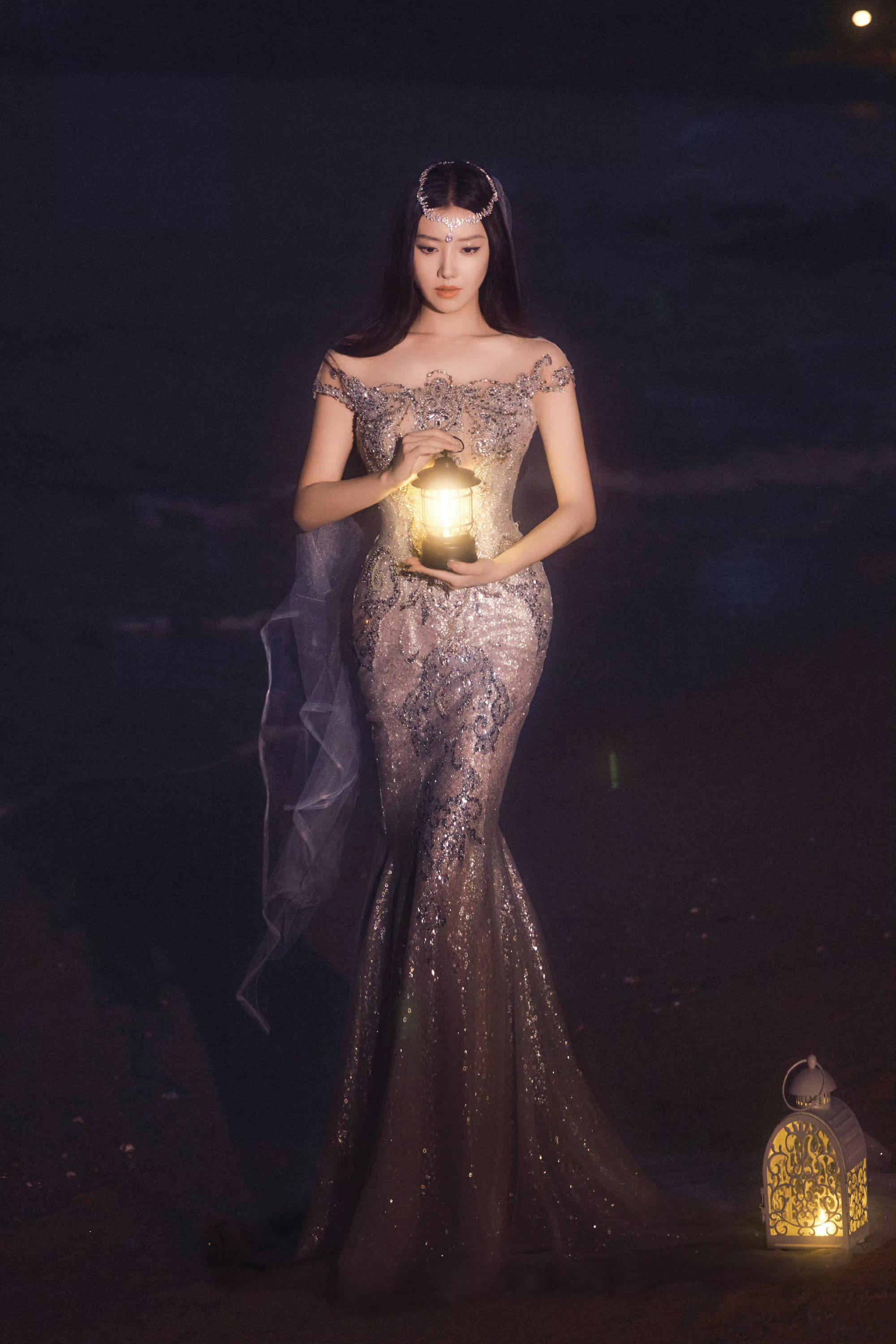 王鹤润腰臀比 王鹤润尖叫之夜出图这个腰臀比，绝了！魅惑的塞壬好撩人 王鹤润妈生腰