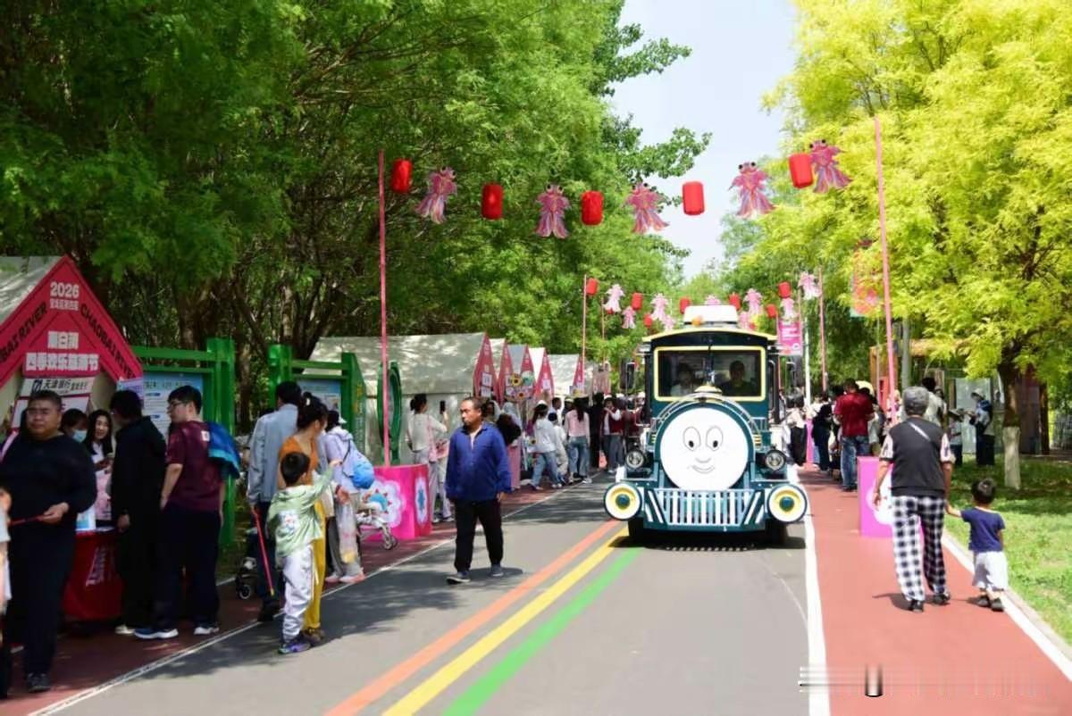 潮白河旅游节，吃喝玩乐应有尽有，不虚此行，强烈推荐！给大家介绍一下。
本来计划去