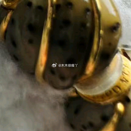 ✨ 星月入腕，鎏金生光。把星空和浪漫都戴在手上 