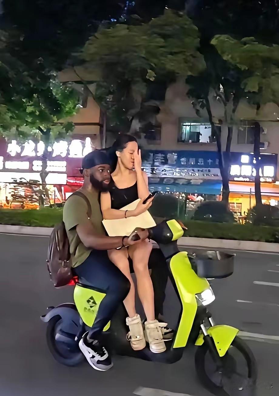 真奇怪，外国黑男的魅力这么大吗？

中国男人们，别再抱怨女人彩礼要得多，无房无车