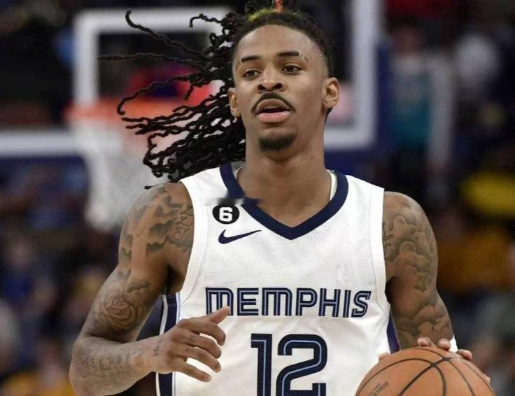 今日NBA常规赛继续进行，灰熊坐镇主场与雄鹿交手，最终灰熊125-104胜出。本