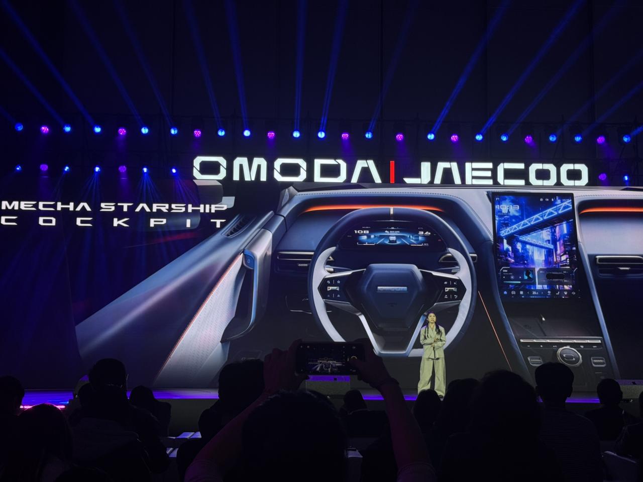 OMODA NIGHT燃动全球：三年半累销140万，全新赛博机甲设计惊艳首秀
近