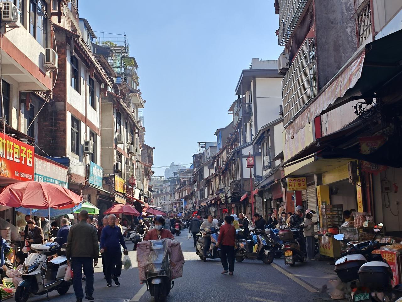 来建瓯旅游，想吃地道小吃，逛这一条街就足够了
北辛街，藏着建瓯本地最鲜活的烟火气