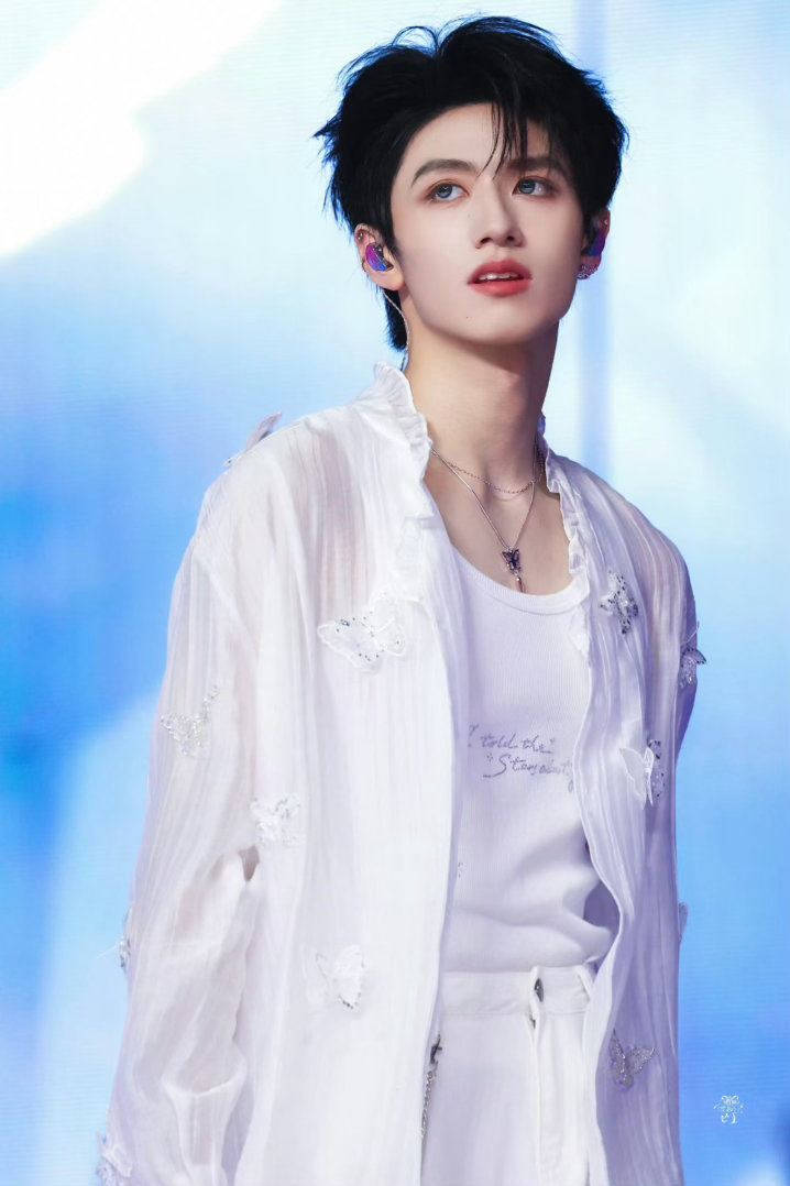 朱志鑫实惨了内娱第一个明着拒绝时尚资源的公司