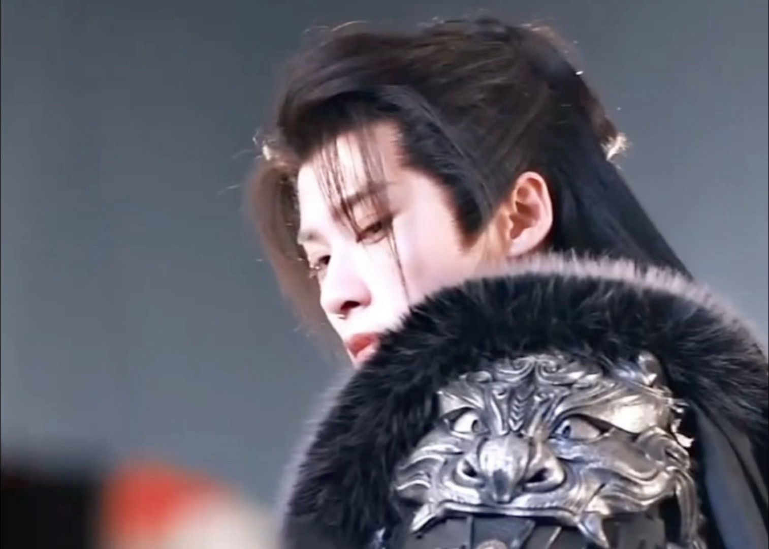 感觉世界上所有的武侠bgm都很适合谢却山，随便几个画面配上bgm都很有味儿，完全