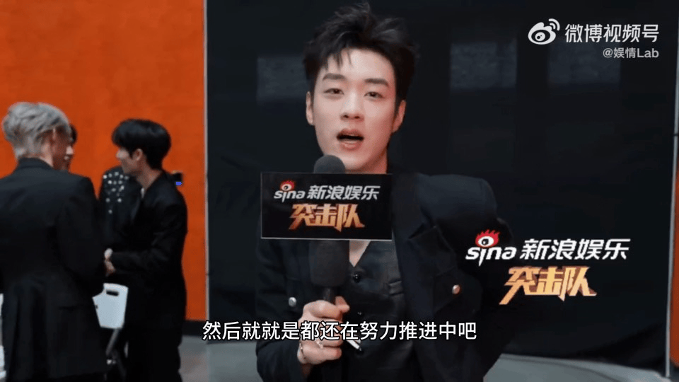 陈少熙抢红包的心已经压不住了 陈少熙你是懂抢红包的！接受采访的时候听到有人喊发红