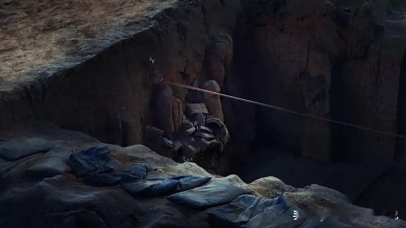 9人盗墓卖2000万，9年后栽在手机相册！青铜国宝竟成“催命符 ”


家人们快