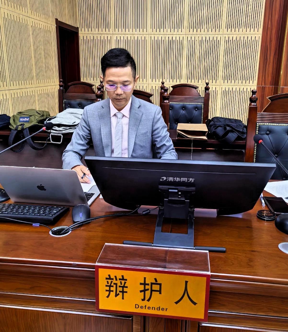 家人们！
李律山西开庭，全网都在替他捏把汗！
今天虽不是啥大日子，但全国正义网友