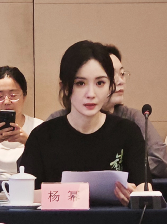 杨幂演员的执行力和共情力杨幂特别感谢师傅殷大姐 杨幂演员的执行力和共情力，在生万