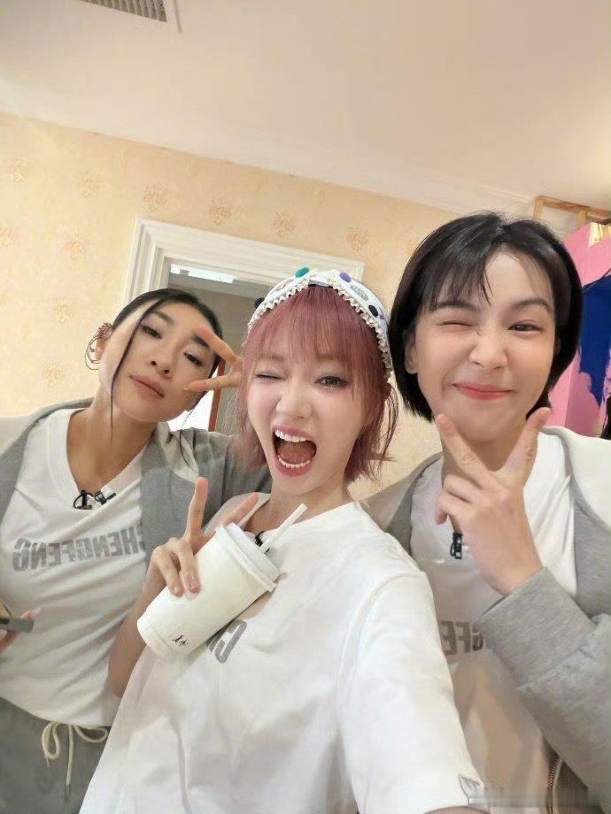 曾沛慈一公结束后喊着要吃火锅乘风2026可盐可甜可飒可萌，曾沛慈连吃火锅都这么有