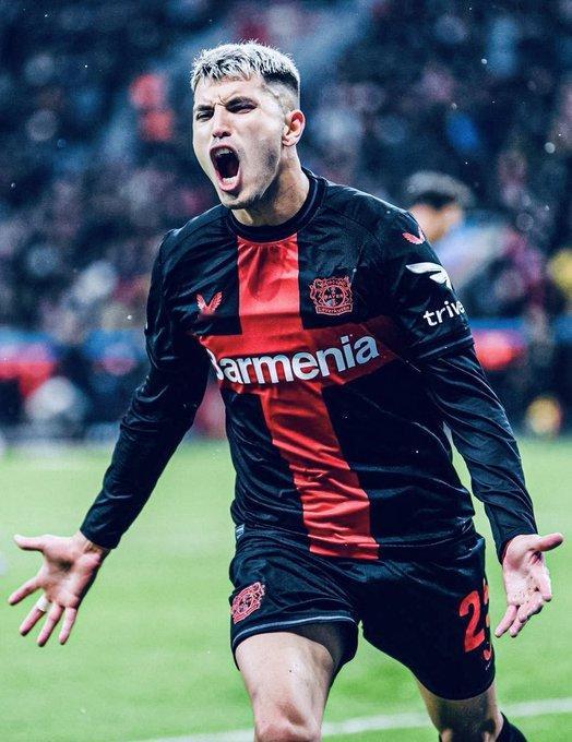 图片报曼联对勒沃库森的帕拉西奥斯感兴趣，曼城也在关注他。勒沃库森不想出售，任何交