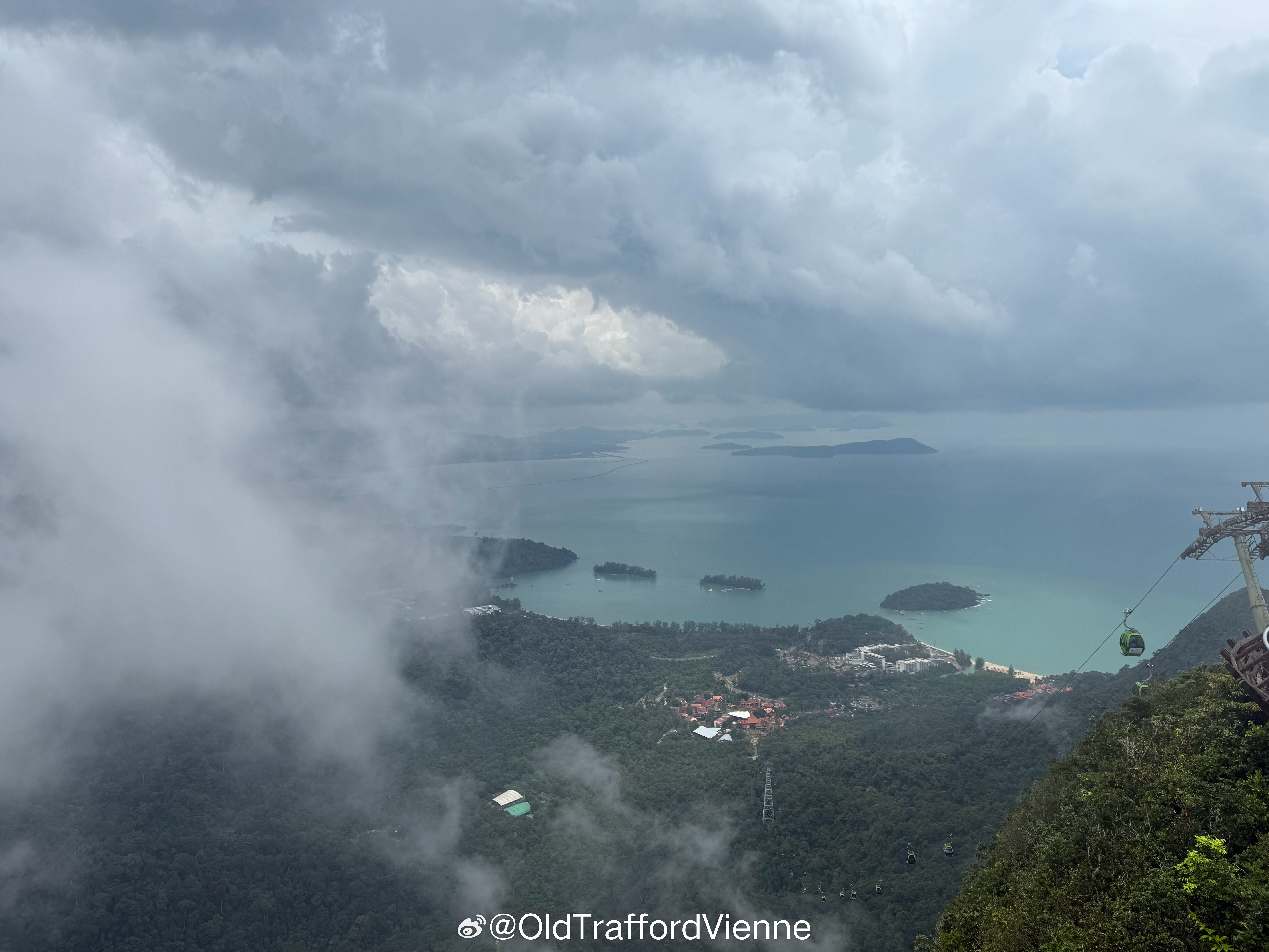山顶咖啡[不愧是你]半小时限定雨，雨后风景很美啊  ​​​