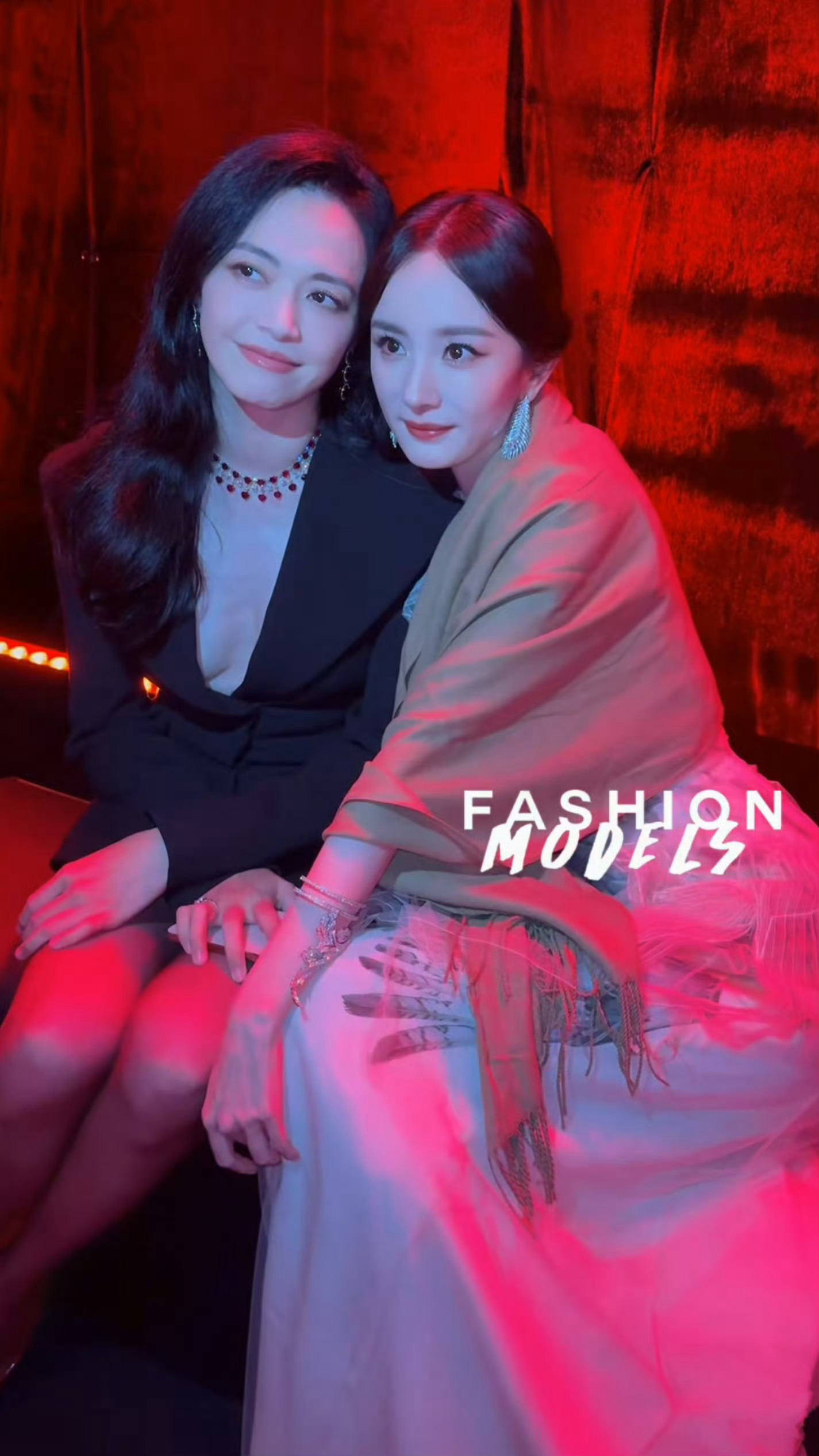 杨幂姚晨倪大红受害者同框 我就听到“老火了” ，看来大家都在追大爆剧生万物[思考