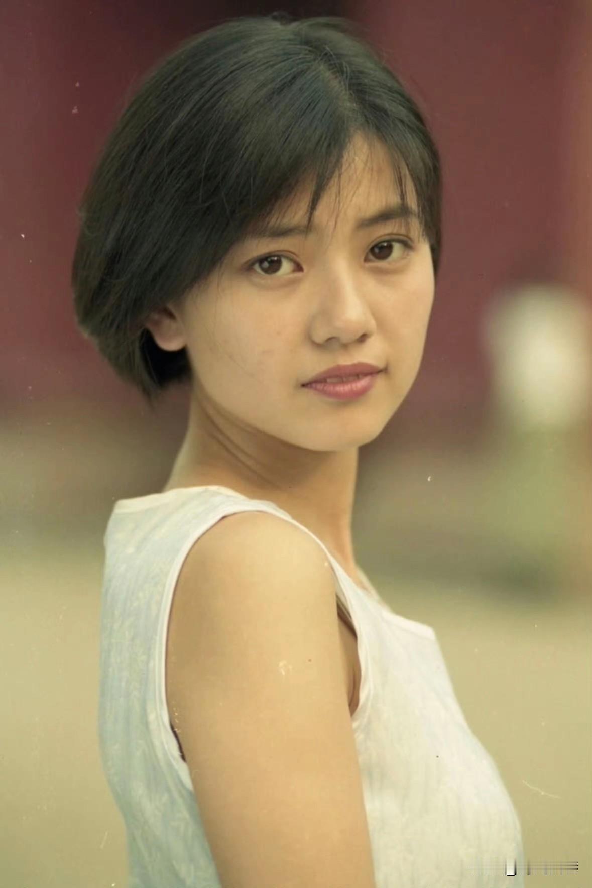 学生时代的高圆圆，这才是最真实最青春的美！