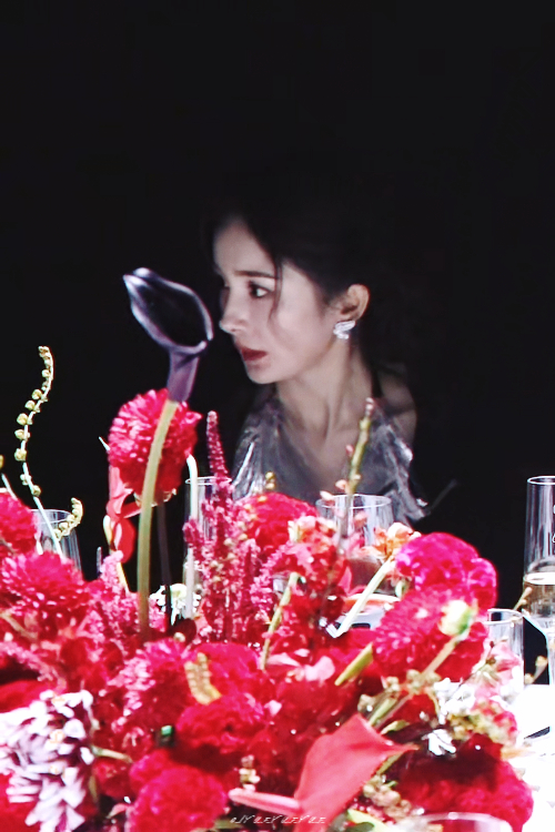 #杨幂压轴##杨幂这套好美# 美 得 要 丝 ​​​