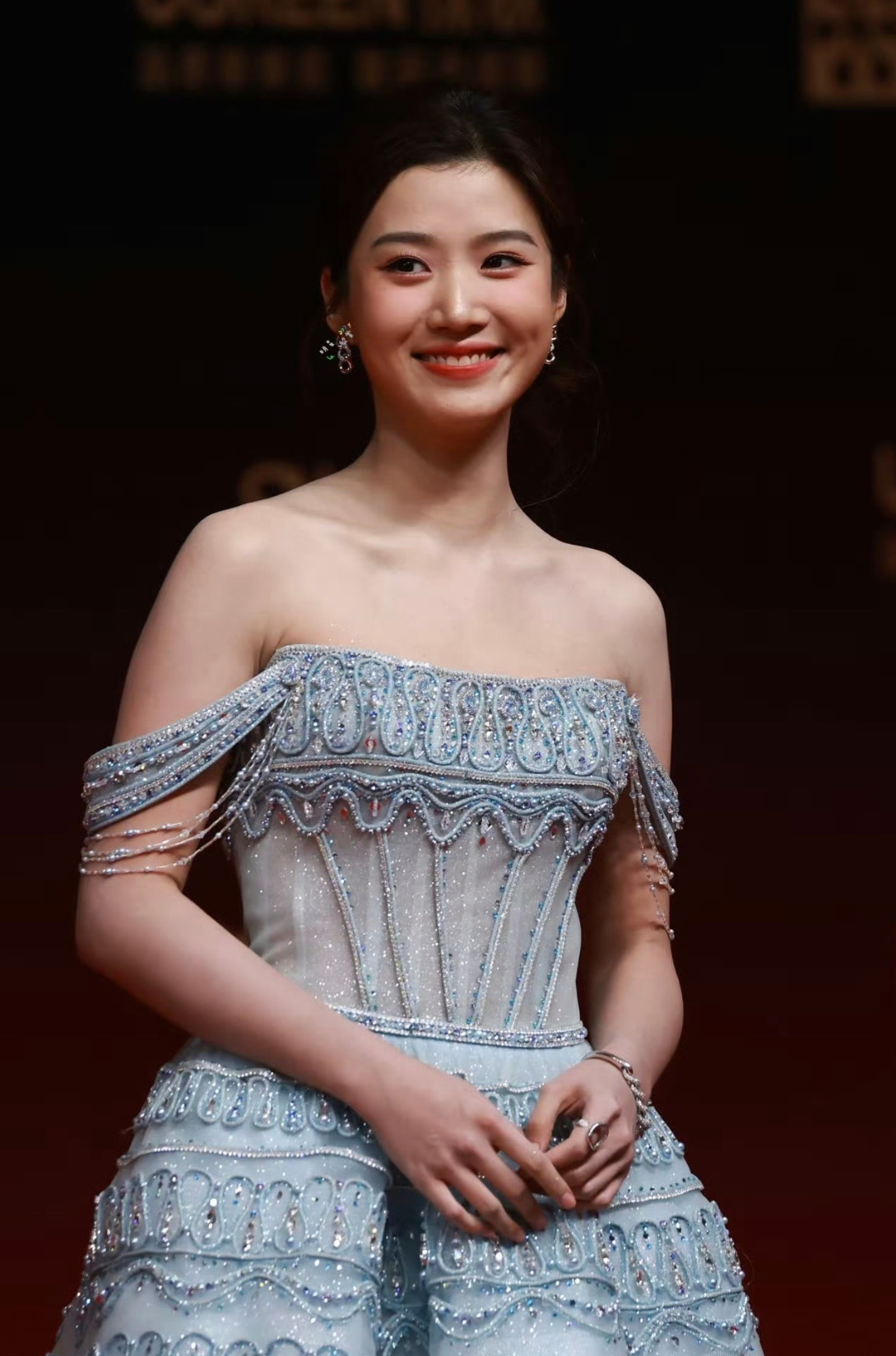 卢昱晓今日活动生图状态如何？ 