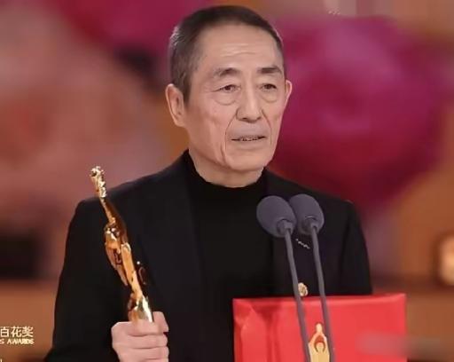 张艺谋导演
求你了
退休吧

你现在的电影一股老人味，一股上世纪的味道，已经无法