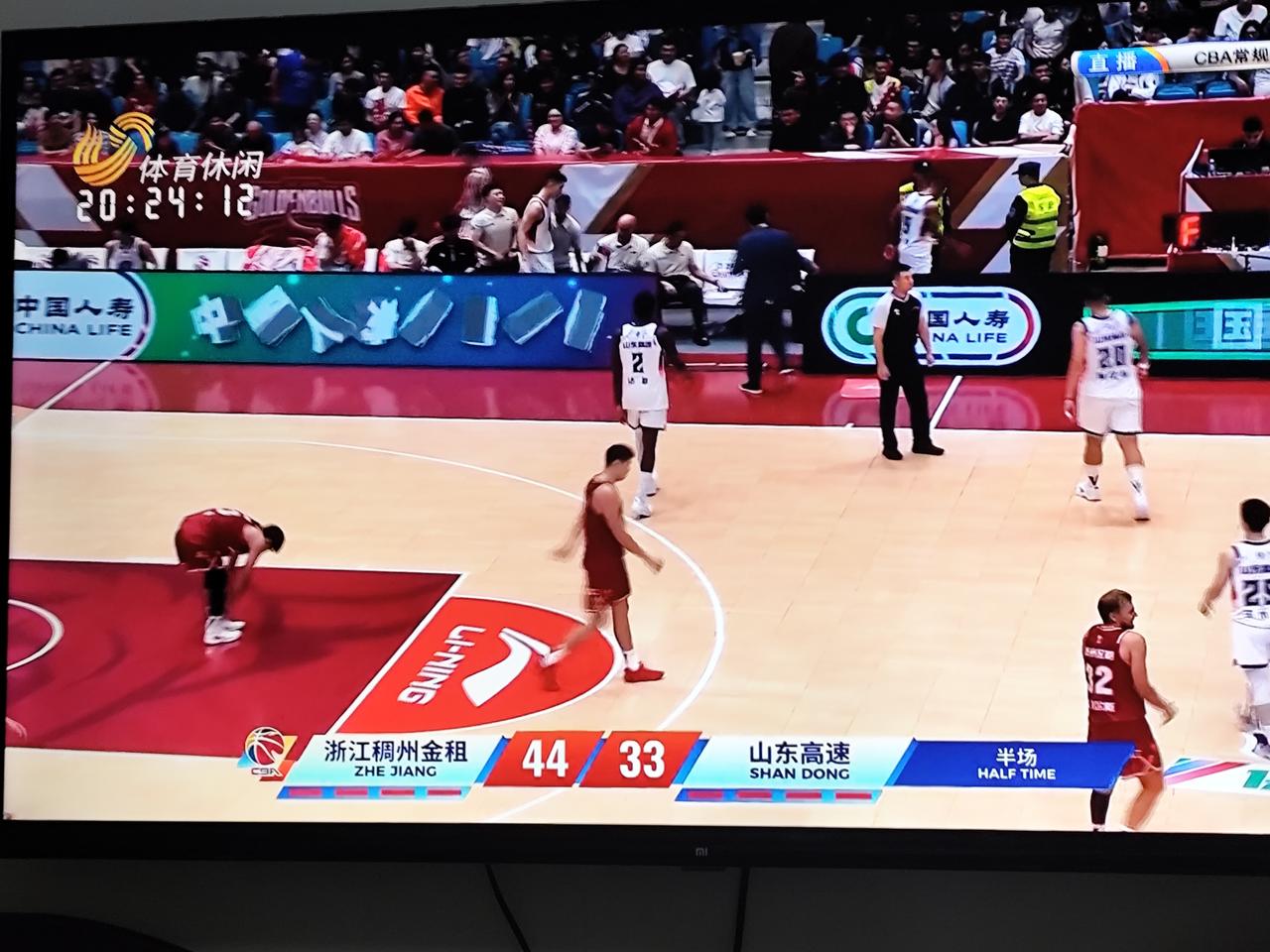 山东高速打得什么玩意，真的象便秘一样，太难受了！CBA常规赛第二轮山东高速上半场