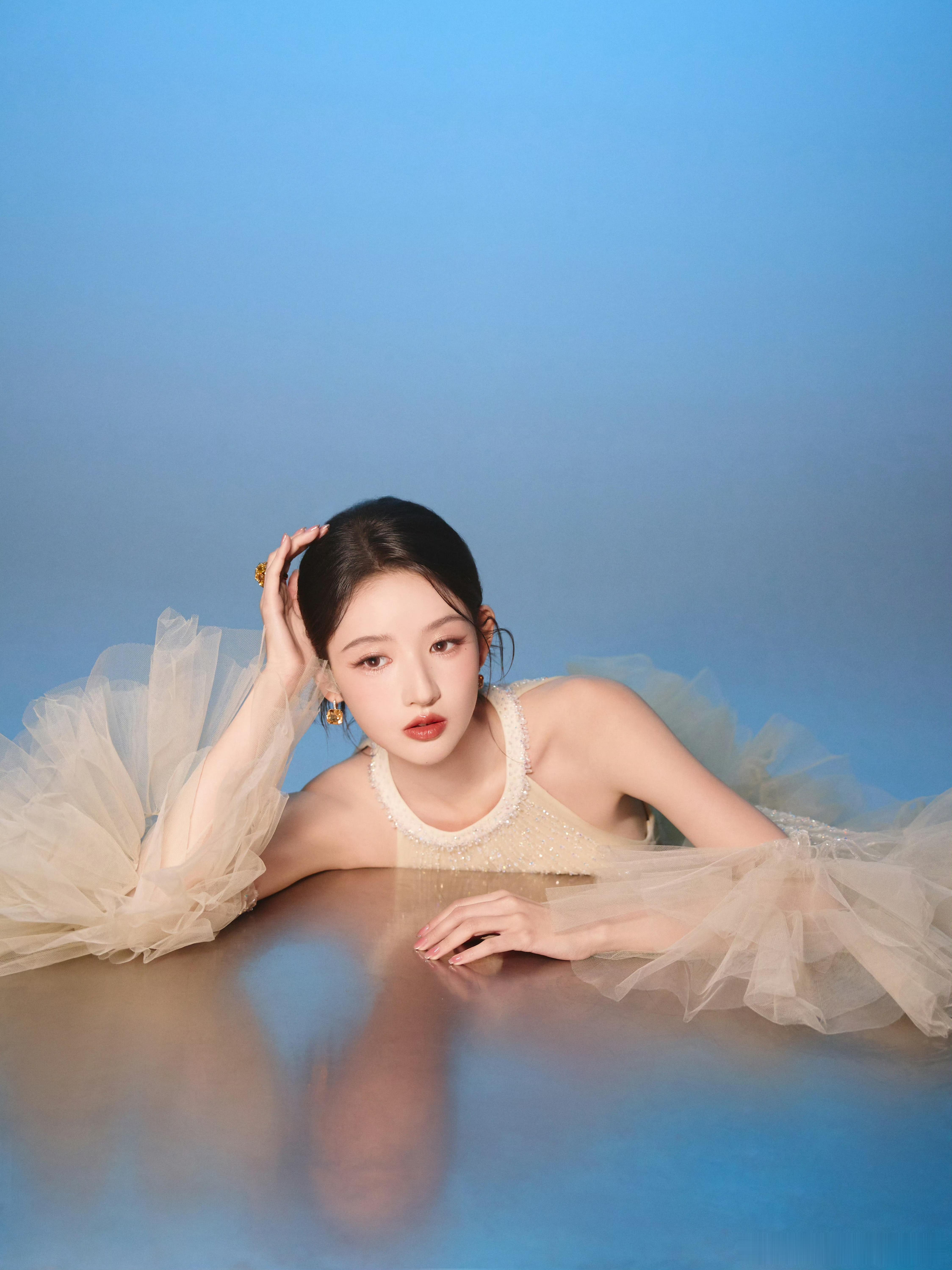 王玉雯因档期冲突不演铁证王玉雯工作室回应传闻了，原来是档期冲突才不能出演铁证的。