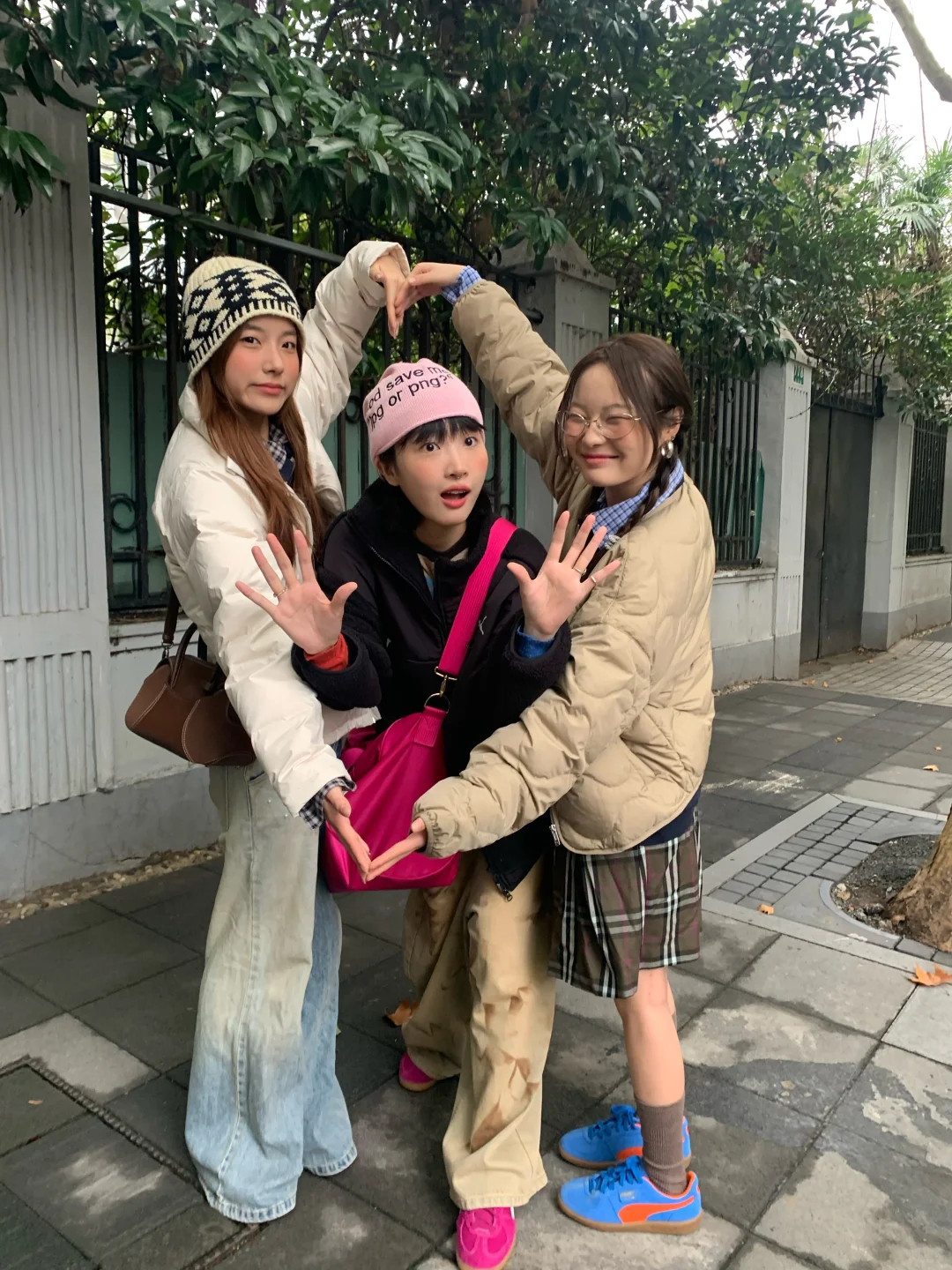 我们仨👭