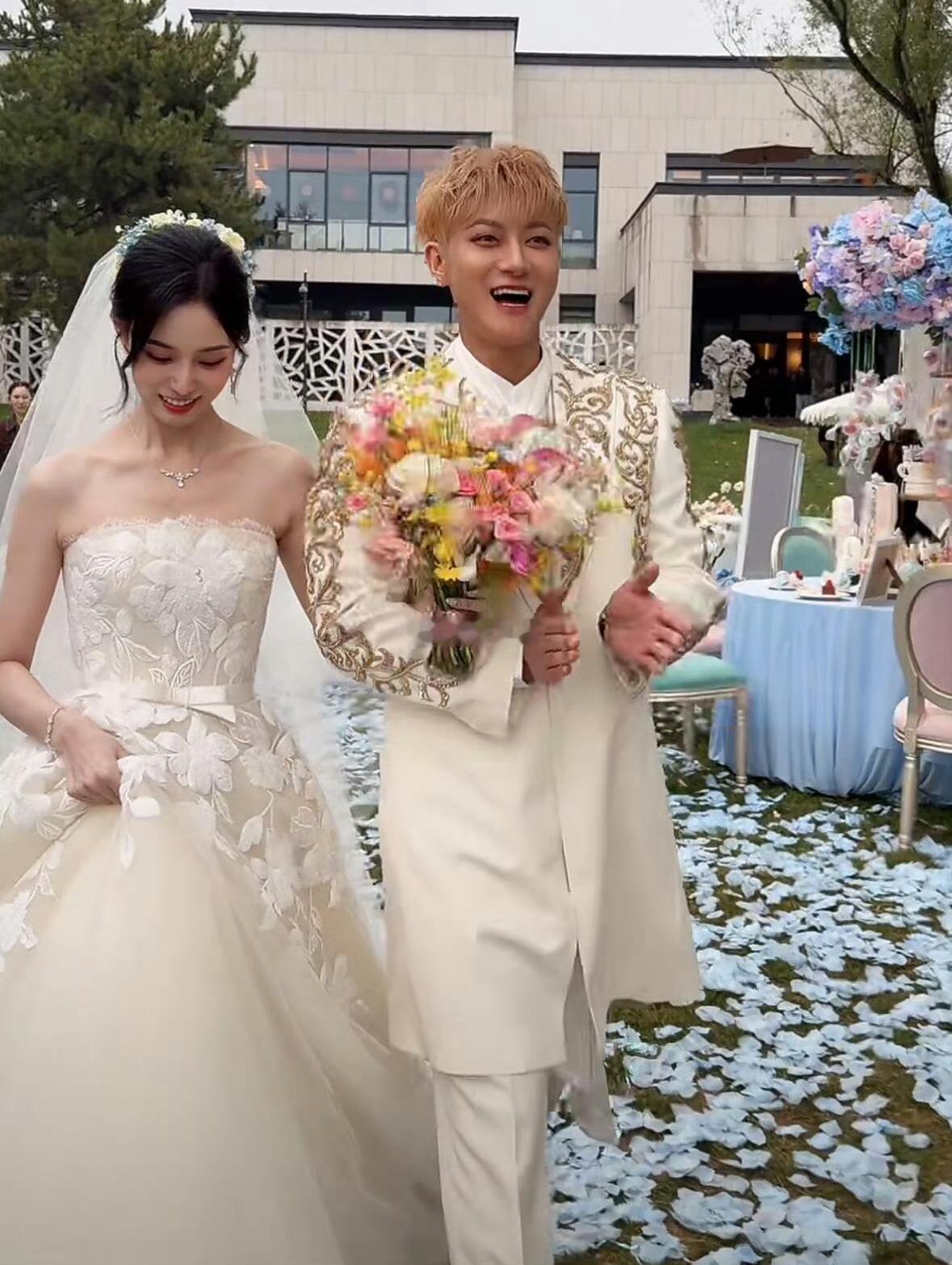 韬韬结婚还留着黄毛 ​​​