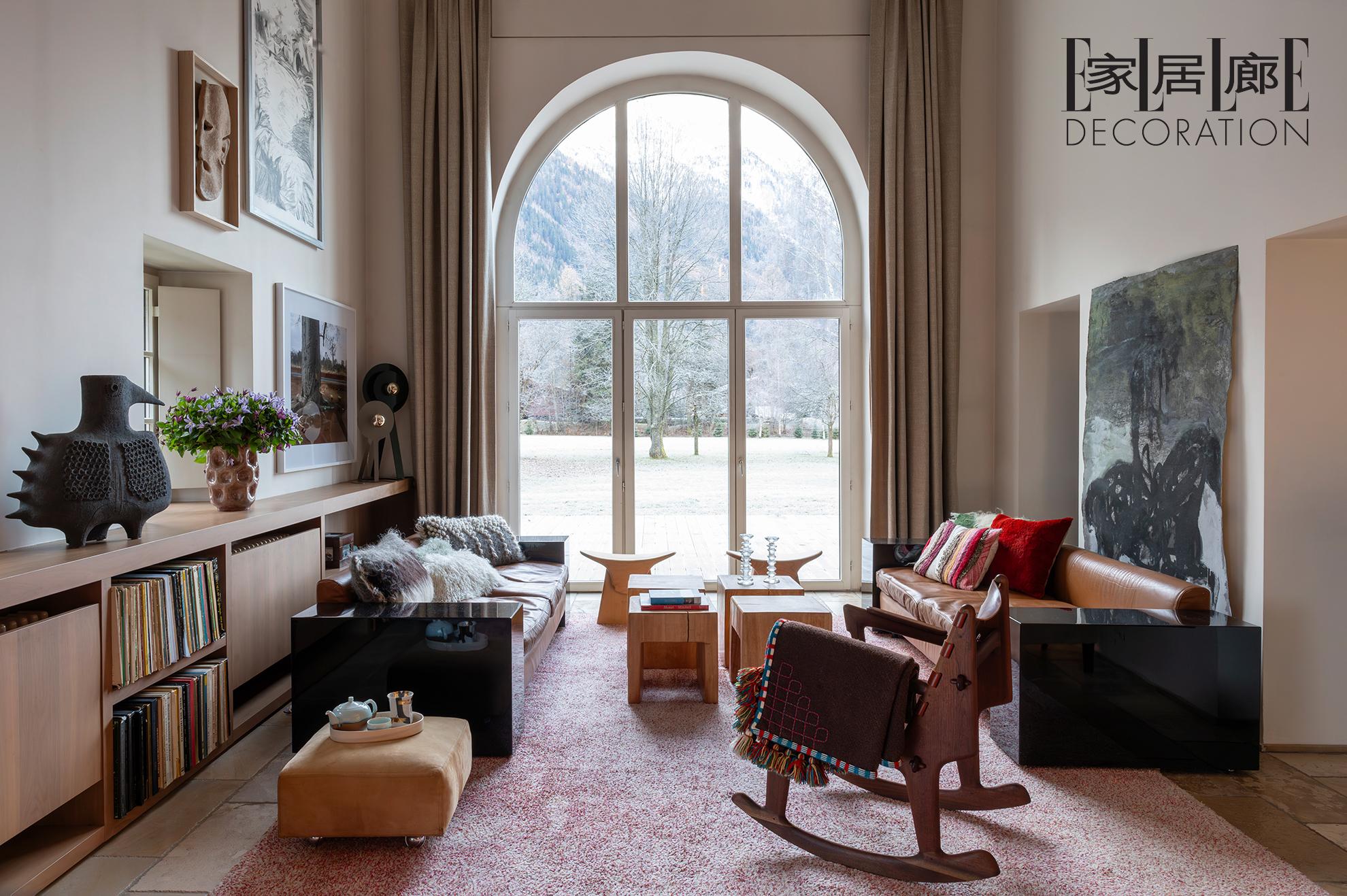 夏慕尼200岁农舍变身温暖现代木屋。在阿尔卑斯山脉的怀抱深处，一座始建...