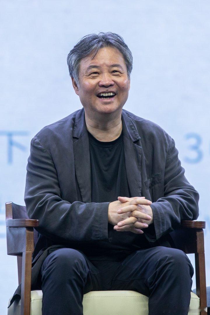 余华的评论区读者的许愿池余华 余华老师的评论区也太有趣啦，大家都跑来许愿，蹲祝福