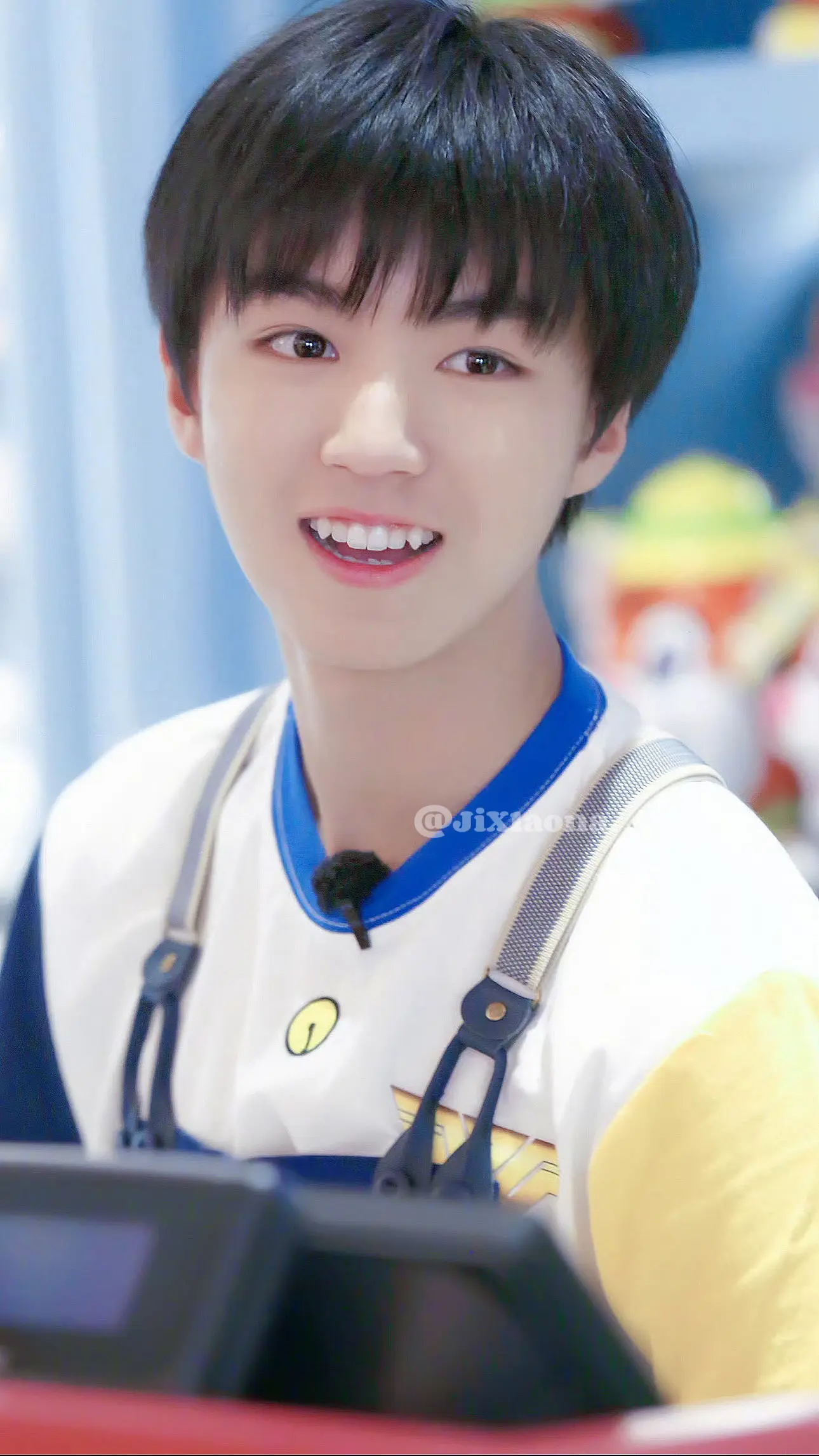 这小俊包咋这么可爱nie～🥰