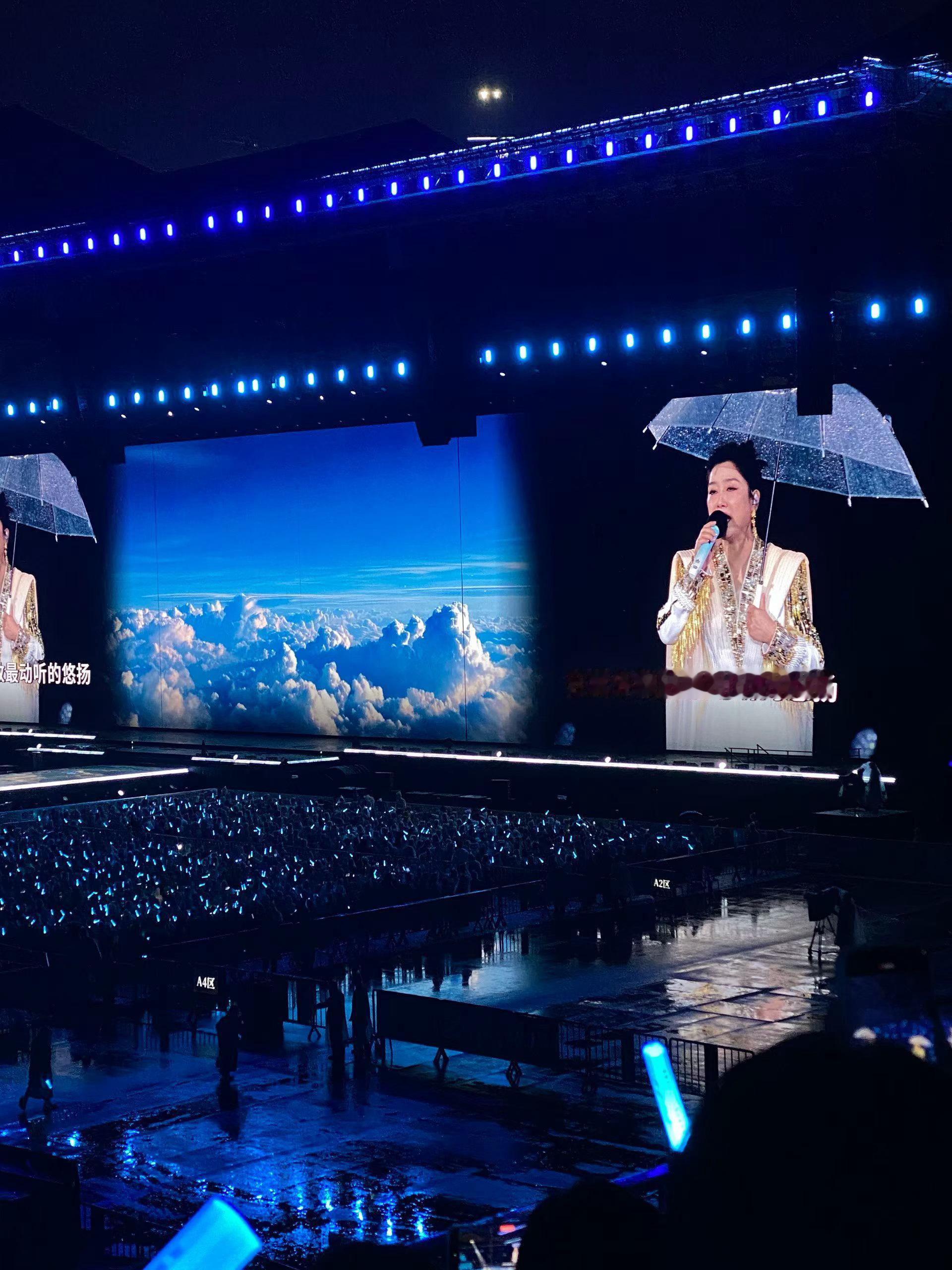 人到中年都有各自新的人生轨迹和生活的牵绊，不再是二十出头可以随时呼朋唤友的时候了