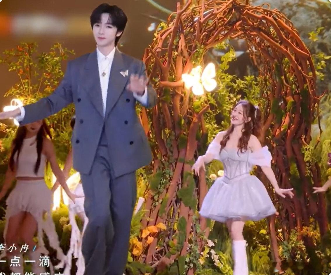 李小冉让贺峻霖小嘴巴闭起来乘风2026相爱相杀 姨侄，综艺笑点全靠他俩 