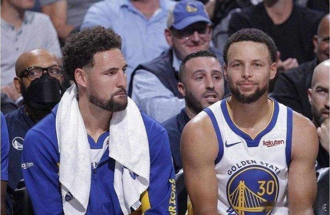 #nba# 北京时间4月12日，NBA常规赛继续进行，勇士做客挑战开拓者。勇士近