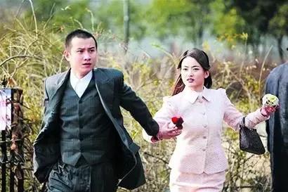 陕西籍的演员文章，在上海开了一间陕西特色美食，又引起了一波讨论。一个演员当了老板