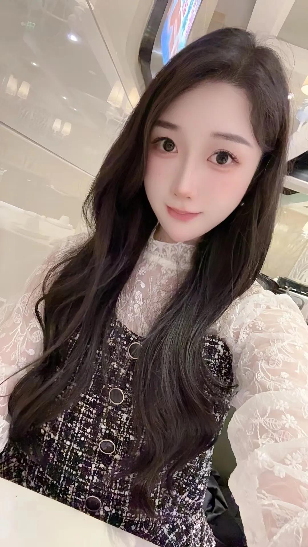 顾行长的女同事们——琳妃许梓琳，“  生活的本意 就是開🫶🏻 .ᐟ.ᐟ ”
