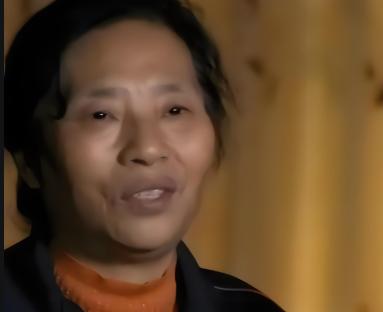 “我跟老师情同母女，她的那套300万的房子，和48万的存款，理应由我继承！”20