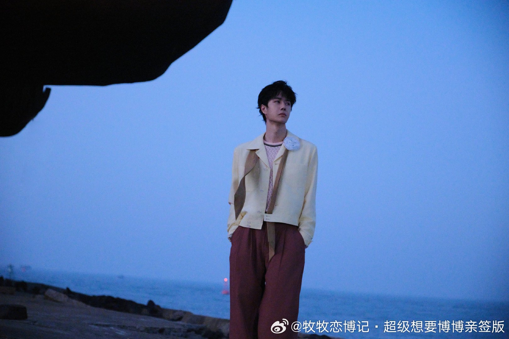 怎么会不想呢  这么久不见面向全世界安利王一博