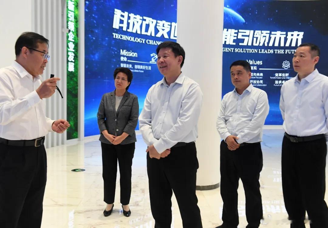 9月11日王崧被任命为郑州书记9月12日、13日，几乎一刻不歇开始调研郑州经济社