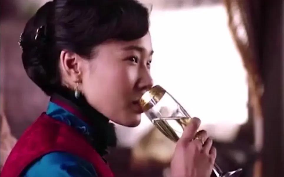 张作霖的五夫人张寿懿，原名王雅君，走称寿夫人。她是清末爱国将领袁寿山的女儿。父亲