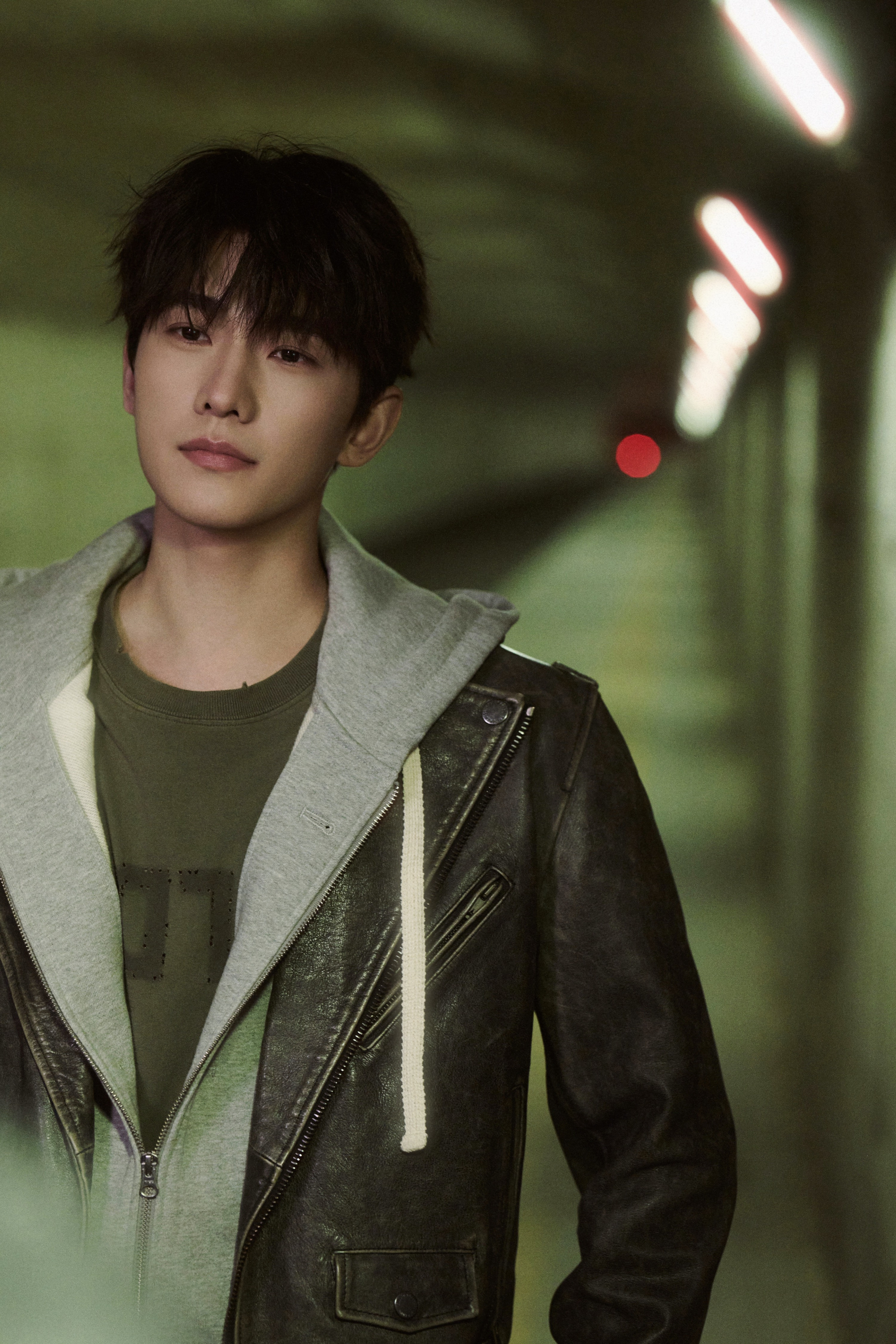 杨洋隧道大片 📸 杨洋的日常另存为