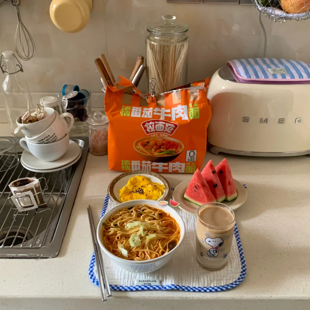 早餐一人食🍜好好吃饭 情绪稳定🍅🥢
