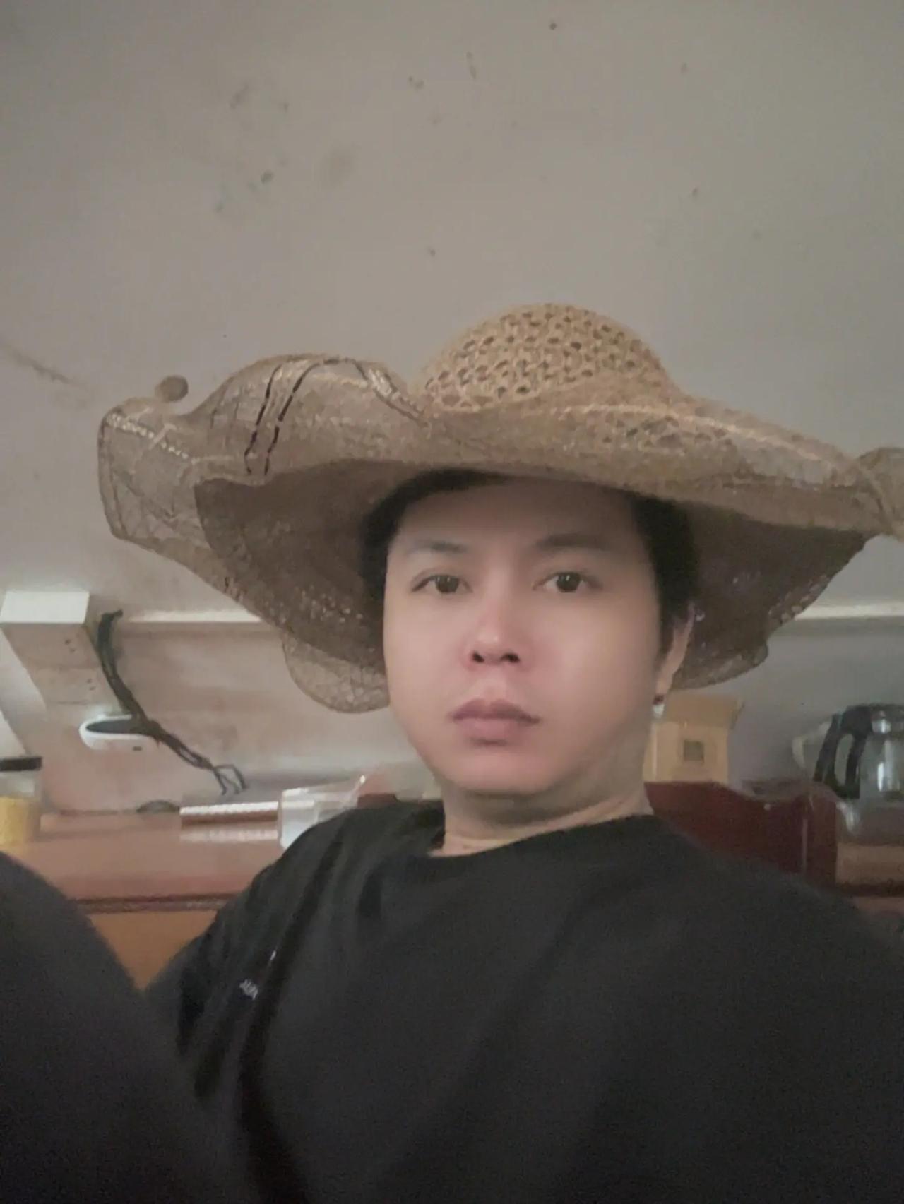 没钱的羡慕有钱的有钱的羡慕没病的 有病的羡慕有命的 其实这个生活就是一日三餐健康